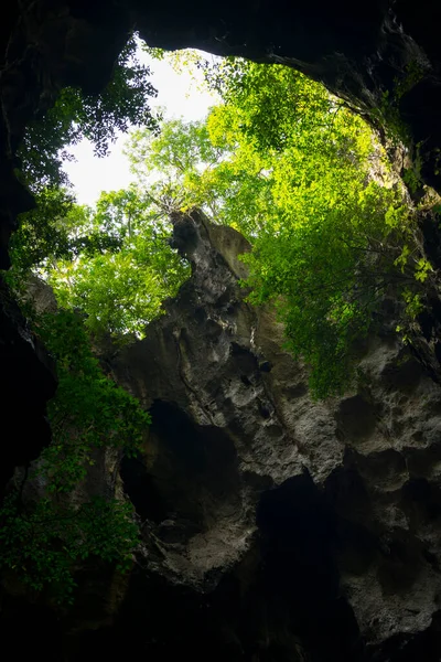 Splende Una Luce Incredibile Nella Grotta Khao Luang Phetchaburi Thailandia — Foto Stock