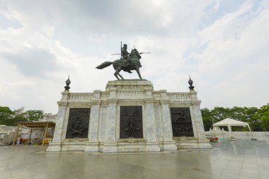 Ayutthaya, Tayland 'daki Kral Naresuan Anıtı.
