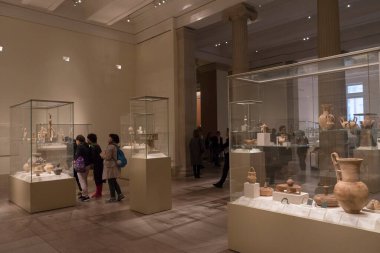 New York, ABD - 26 Nisan 2018: 26 Nisan 2018 'de ABD' nin New York kentindeki Metropolitan Müzesi 'nin iç görünümü.