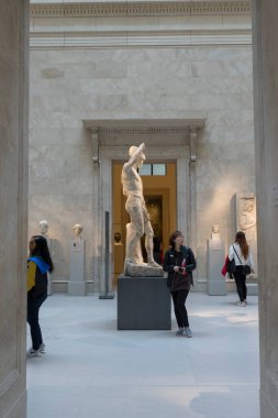 New York, ABD - 26 Nisan 2018: 26 Nisan 2018 'de ABD' nin New York kentindeki Metropolitan Müzesi 'nin iç görünümü.