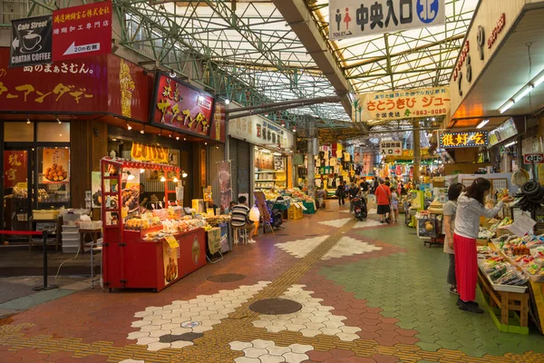 Okinawa Japan June 2019 Unidentified People Shopping First Makishi Public — Stock Photo, Image