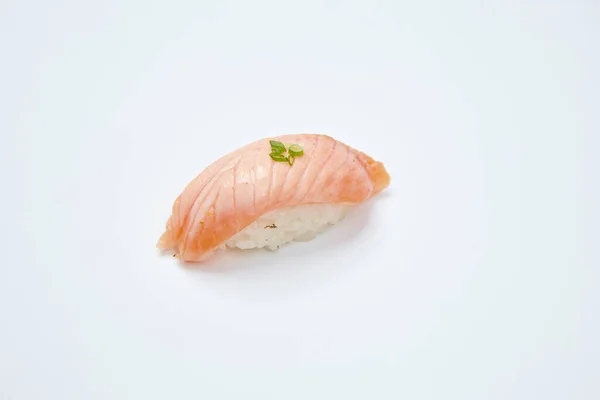 Japonês Nigiri Sushi Arroz Sushi Com Salmão Isolado Sobre Fundo — Fotografia de Stock