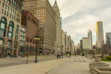 Chicago, IlLINOIS - 23 Nisan 2018: 23 Nisan 2018 'de ABD' nin Chicago şehir merkezindeki Kuzey Michigan Bulvarı manzarası.