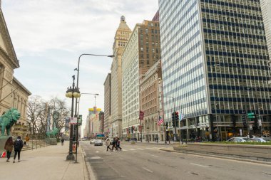 Chicago, IlLINOIS - 23 Nisan 2018: 23 Nisan 2018 'de ABD' nin Chicago şehir merkezindeki Kuzey Michigan Bulvarı manzarası.
