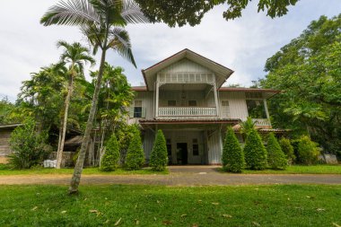 Tayland, Trang 'daki Mahison Phakdi Müzesi' nden alıntı yapıyorum. 