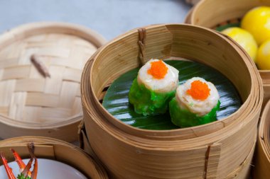 Sebzeli ve soslu pilav.