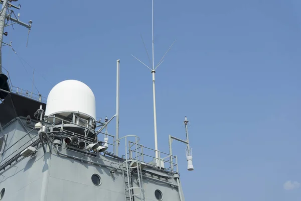 Radar Slagschip Blauwe Hemelachtergrond — Stockfoto