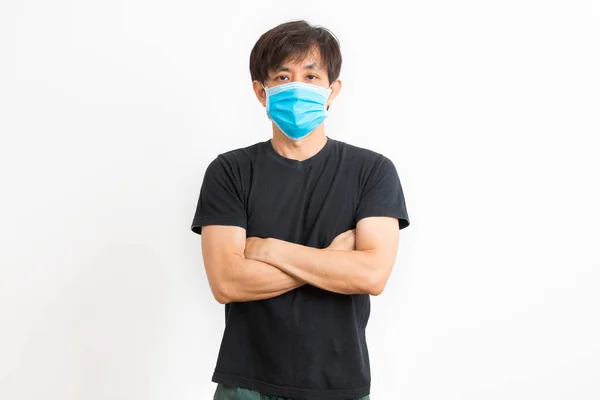 Stilig Medelålders Asiatisk Man Casual Svart Shirt Och Mask Står — Stockfoto