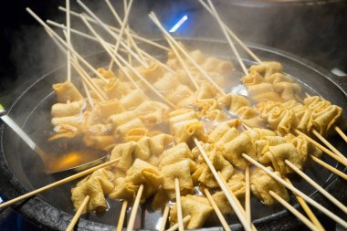 Sokak yemekleri, yemek pişirme konsepti, kapatın.