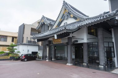 Okinawa, Japonya - 8 Haziran 2019: Naha, Okinawa, Japonya 'daki Banshoin tapınağının güzel mimarisi