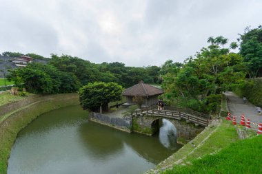 Benzaitendo tapınağı Shuri Kalesi, Naha şehri, Okinawa, Japonya.