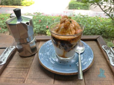 Masada dondurmalı Affogato kahvesi.