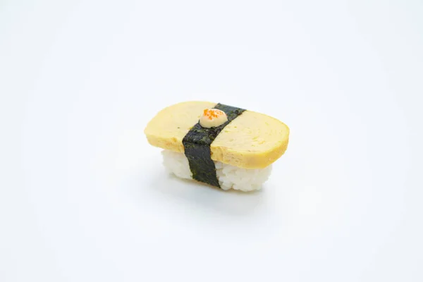 鲜美的寿司卷 白色孤立的背景 — 图库照片
