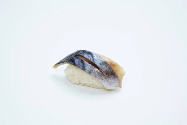 Close Sushi Com Peixe Fundo Branco — Fotografia de Stock