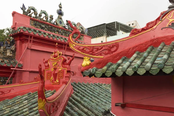 Techo Rojo Pagoda Del Emperador Jade Del Templo Phuoc Hai — Foto de Stock