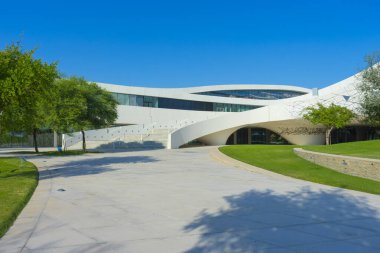 Doha, Katar - 23 Kasım 2019: Katar 'ın Doha kentindeki Katar Vakfı Camii' nin güzel mimarisi.