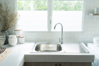 Modern mutfak lavabosu. 