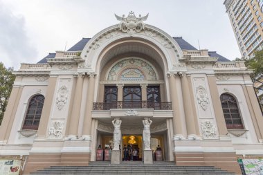Ho Chi Minh City, Vietnam 'da Alacakaranlıkta Belediye Tiyatrosu veya Saigon Opera Binası