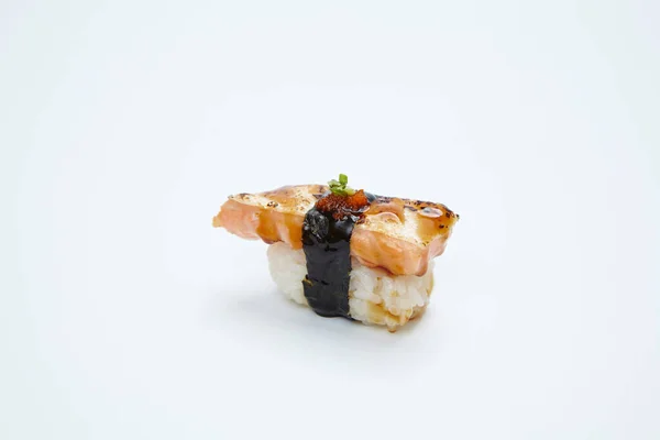 Sushi Saboroso Isolado Fundo Branco Close Comida Japonesa — Fotografia de Stock