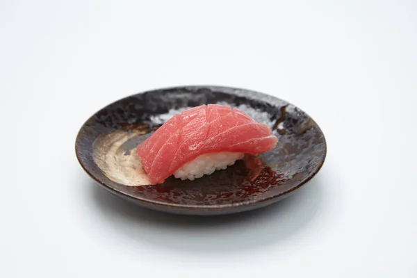 Sushi Con Tonno Fondo Bianco — Foto Stock