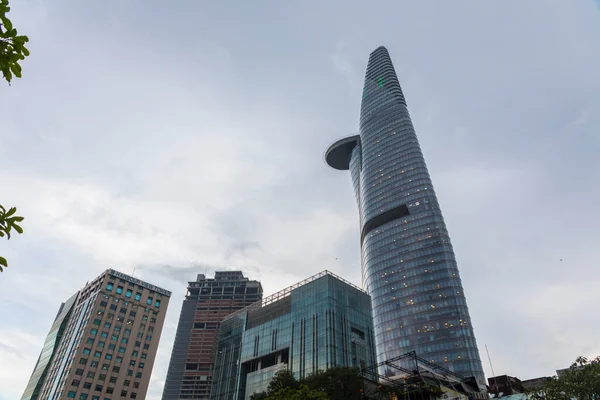 Widok Nowoczesne Wieżowce Bitexco Financial Tower Chi Minh City Wietnam — Zdjęcie stockowe
