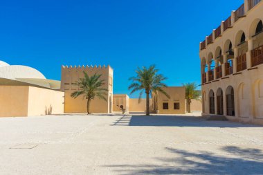 Doha, Katar 'da açık avlusu olan geleneksel Arap mimarisi.
