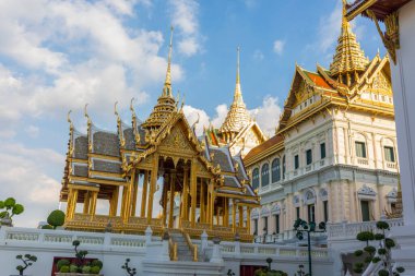 Bangkok, Tayland 'daki Chakri Taht Salonu yakınlarındaki Güzel Aporn Pimok Salonu.