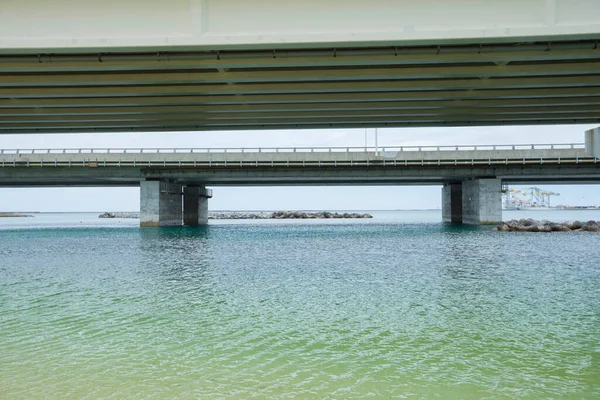沖縄県那覇市の波の上海岸の様子 — ストック写真