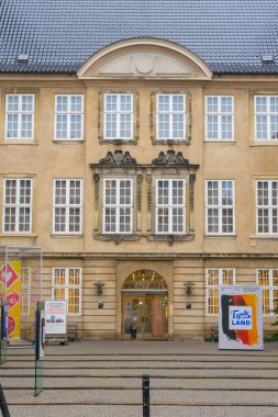 Kopenhag, Danimarka - 26 Kasım 2019: Danimarka Ulusal Müzesi 'nin Kopenhag, Danimarka' daki girişi.