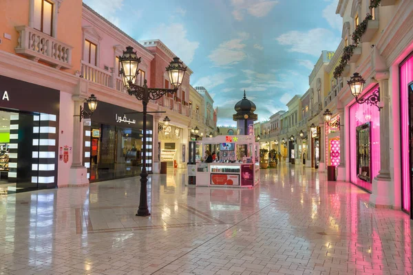 Doha Qatar Nov 2019 People Shopping Famous Villaggio Mall Shopping — Stock Photo, Image