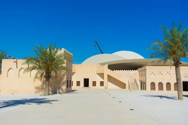Tradiční Arabská Architektura Otevřeným Nádvořím Dauhá Katar — Stock fotografie
