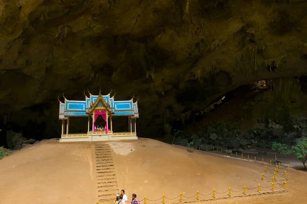 タイのプラチャップカーリ カーンにあるプラヤー ナコーン洞窟のクハーカール パビリオン — ストック写真