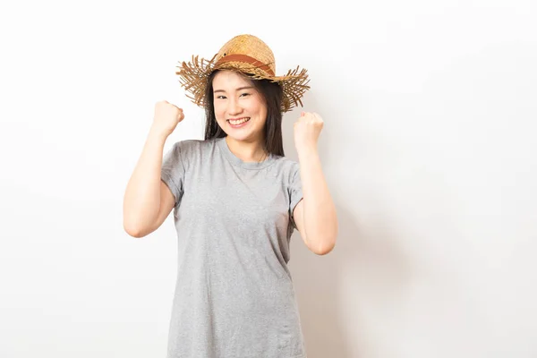 Asiatisches Mädchen Grauem Shirt Und Strohhut Auf Weißem Hintergrund — Stockfoto