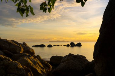 Koh Lipe Sahili Tayland 'da güzel bir gün batımı, yaz tatili..