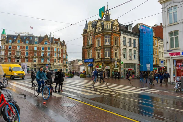 Rua Cidade Com Pessoas Europa — Fotografia de Stock