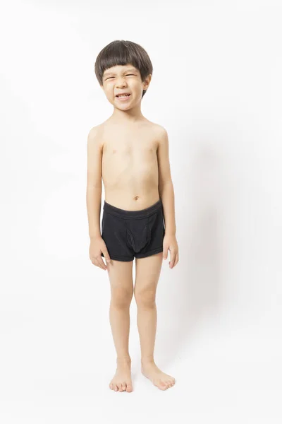 アジアの少年たち3歳の笑顔と恥ずかしがり屋白地に隔離 — ストック写真
