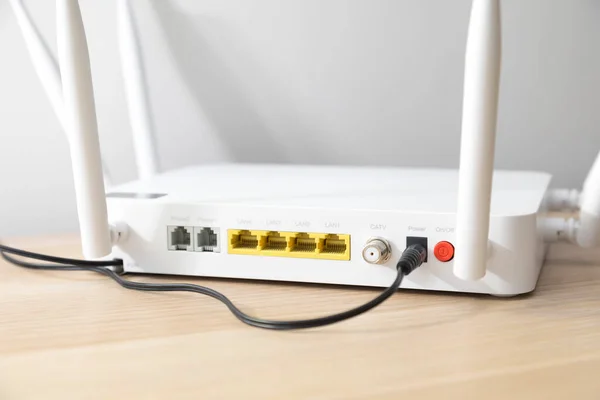 Router Inalámbrico Wifi Dispositivo Inalámbrico Para Red Banda Ancha Oficina —  Fotos de Stock