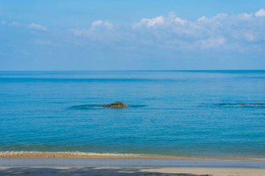 Deniz kıyısının güzel manzarası