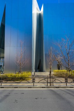 Tokyo, Japonya - 5 Ocak 2020: Sumida Hokusai Müzesi 5 Ocak 2020 tarihinde Tokyo, Japonya 'da mavi gökyüzüne sahiptir. Müze, ukiyo-e sanatçısı Katsushika Hokusai 'ye adanmıştır..