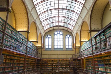 Amsterdam, Hollanda - 29 Kasım 2019: Amsterdam, Hollanda 'daki en büyük kamu sanat tarihi araştırma kütüphanesi olan Rijksmuseum Araştırma Kütüphanesi 29 Kasım 2019.