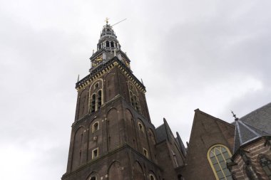 Hollanda, Amsterdam 'da kışın Eski Kilise veya Oude Kerk.