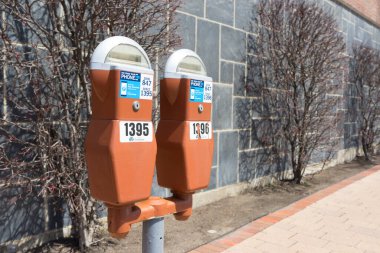 EVANSTON, IL - 23 Nisan 2018: Evanston, IL, ABD 'deki parkmetrenin yakın görüntüsü