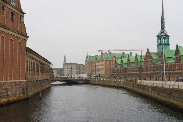 Copenhague Dinamarca Nov 2019 Gente Caminando Frente Magnífico Edificio Borsen —  Fotos de Stock