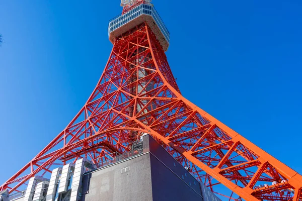 Tokio Japonia Stycznia 2020 Tokyo Tower Przeciwko Błękitnemu Niebu Tokio — Zdjęcie stockowe