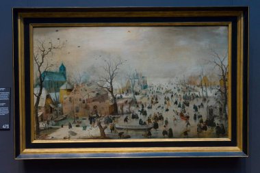 Müzedeki çerçeveli resmin görünümü