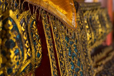 Wat Pho 'da Buda' nın elinin ve tabanının yakın çekimi..