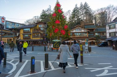 Gunma, Japonya - 18 Aralık 2019: Goza no Yu, 18 Aralık 2019 'da Japonya' nın Gunma kentinde Yubatake kaplıcası yakınlarında meşhur umumi hamam tesisleri.