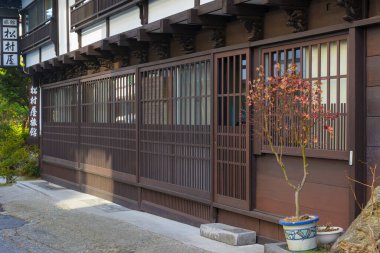 Gunma, Japonya - 18 Aralık 2019: Gunma, Kusatsu 'da geleneksel ahşap bina 