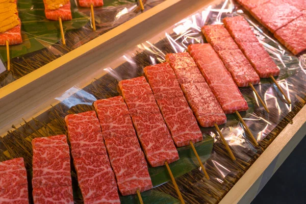 Wagyu Σουβλάκι Βόειο Κρέας Μαριναρισμένο Μαύρο Πιπέρι Προετοιμαστούν Για Πουλήσουν — Φωτογραφία Αρχείου