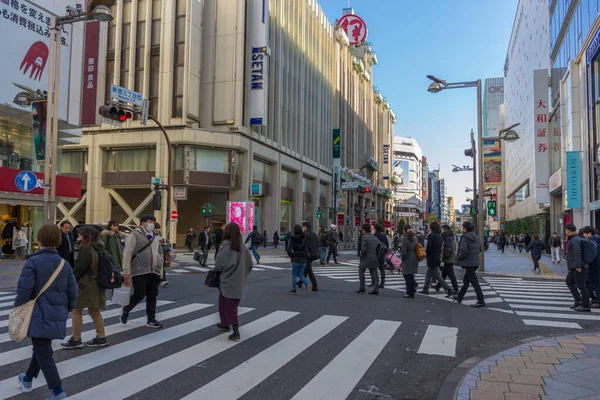 東京の人々と 日本の街 — ストック写真
